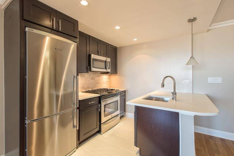 TriBeCa: Renovated 1 Bedroom with Washer/Dryer in Unit