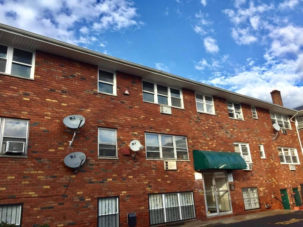 This Fully renovated - 1 BR Condo The Heights New Jersey