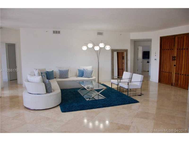 Beautiful 3 beds 3 baths plus den and Family Room in Key Biscayne Ocean Club Resort Condo