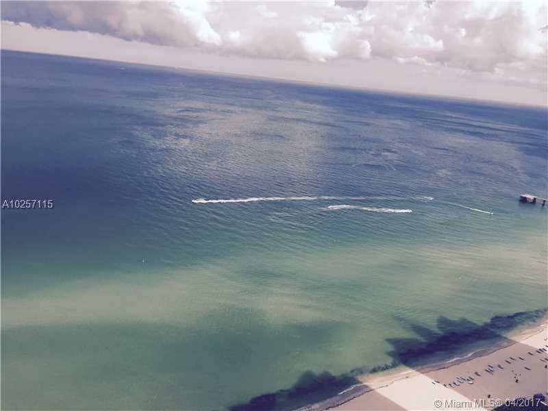 LOWER PENTHOUSE - OCEAN FOUR CONDO 2 BR Penthouse Sunny Isles Miami