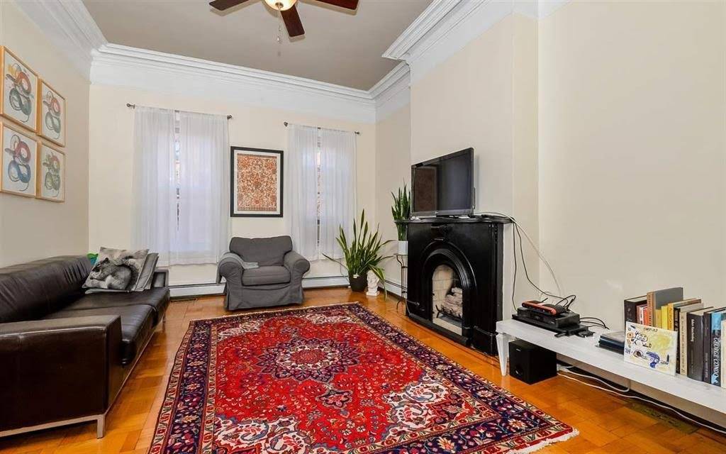 Fabulous 2BR/2BA duplex with patio & yard in Downtown Jersey City