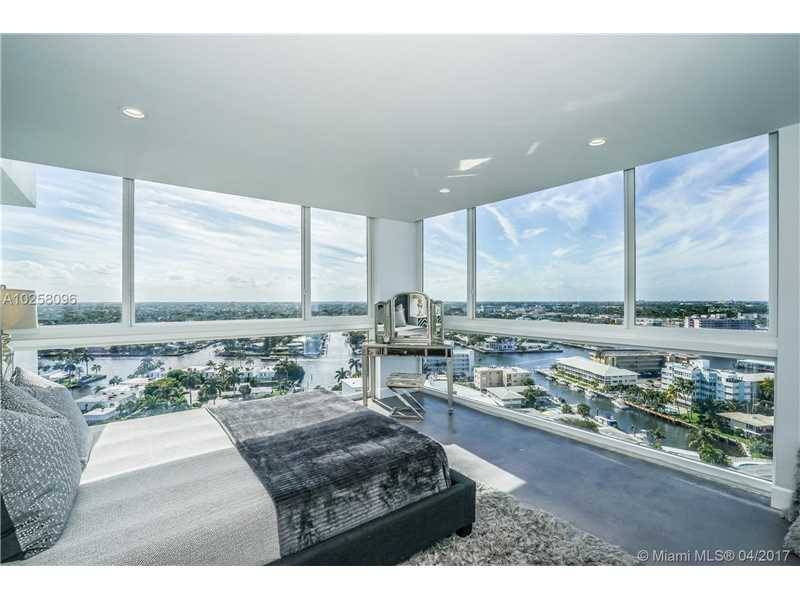 Breathtaking sub-penthouse Spectacular views of Intracoastal thru-out w/Ocean in bedrooms