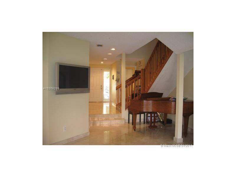 Large Private town home - MARINA COVE 3 BR Tri-level Hollywood Miami