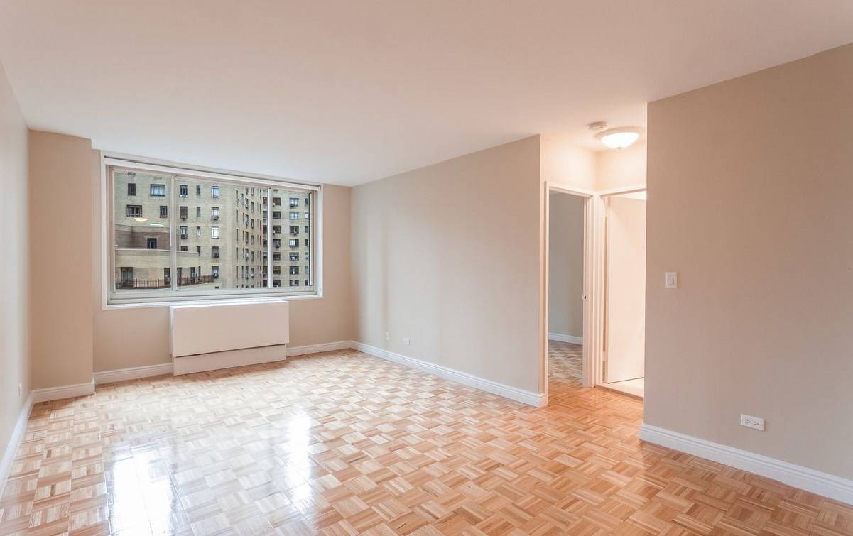 **NO FEE & ONE MONTH FREE**  BIG one bedroom unit half a block from Central Park!