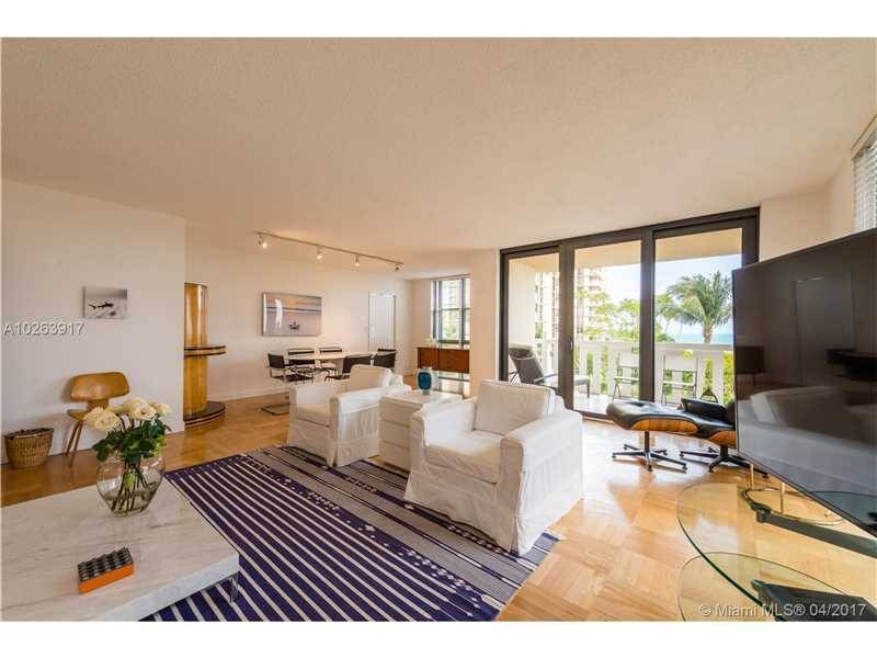 Spacious corner 3 bedrooms/3 baths furnished unit with great views of ocean