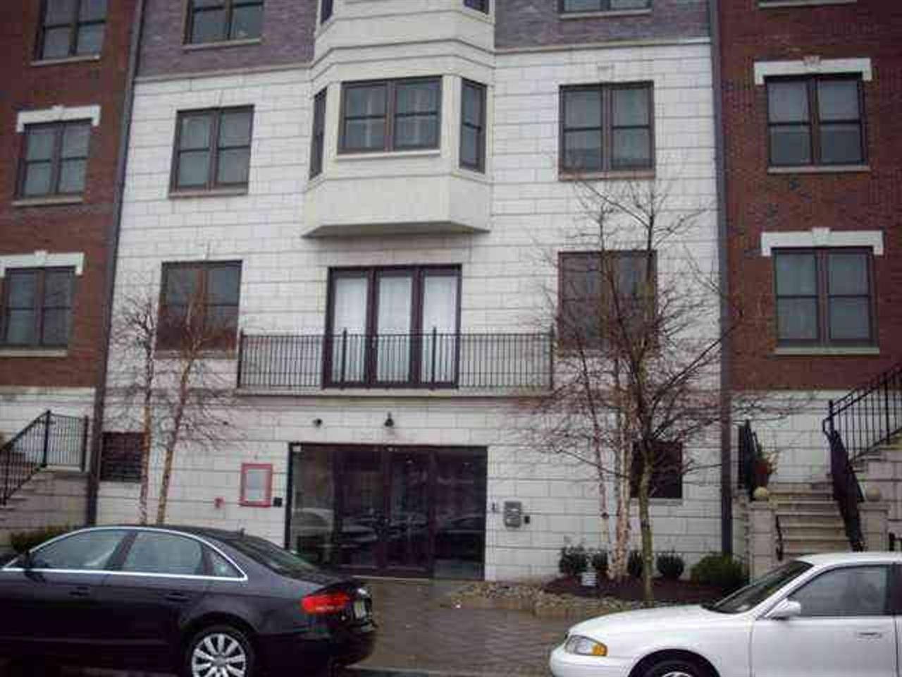 Well laid out 2 bed - 2 BR Condo Hoboken New Jersey
