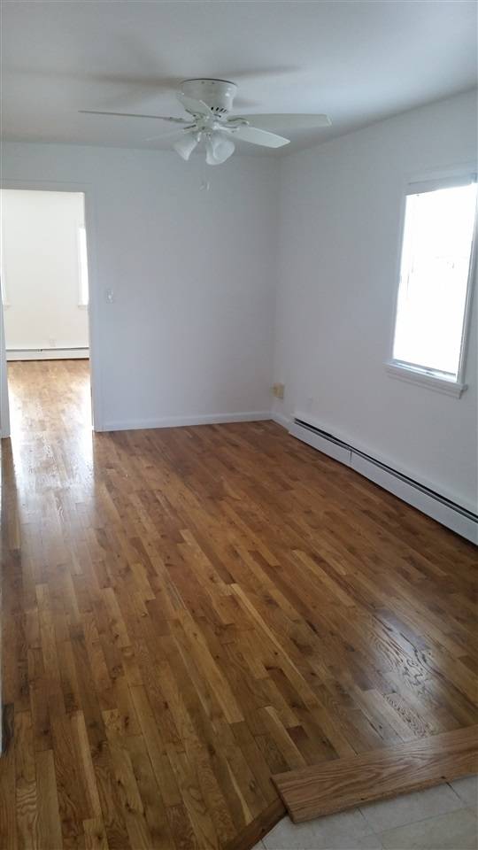 Spacious 1 bedroom in excellent location - 1 BR Historic Downtown New Jersey