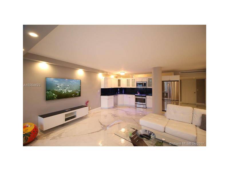 Luxury at its finest in this 2 beds 2 baths - King Cole Condo 2 BR Condo Miami Beach Miami