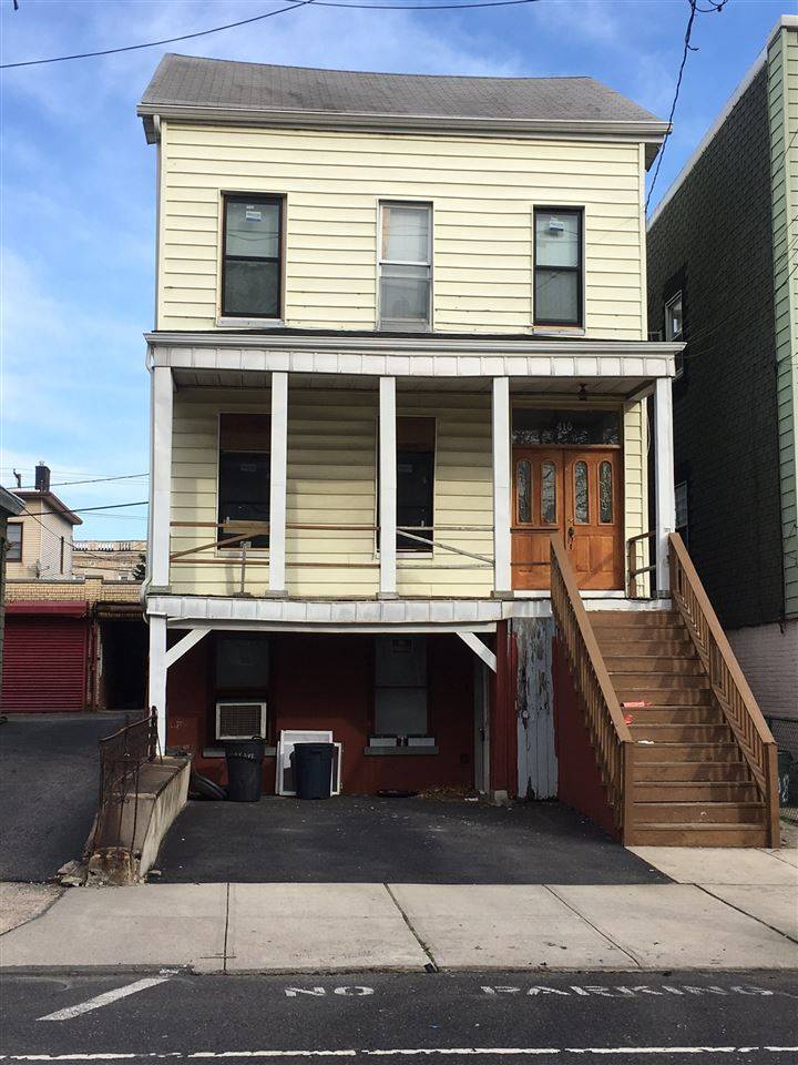 Handyman special in a great location in JC Heights