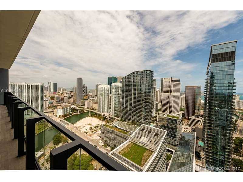 MUST-SEE highly sought 05-line XL balcony - Brickell City Center 2 BR Highrise Brickell Miami