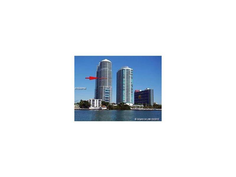 Spectacular unit with 180 degrees unobstructed view to the ocean and city