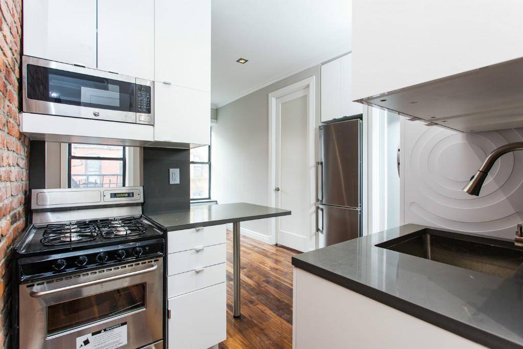 [SoHo]-Gut Renovated 2 Bedroom with Laundry in Unit