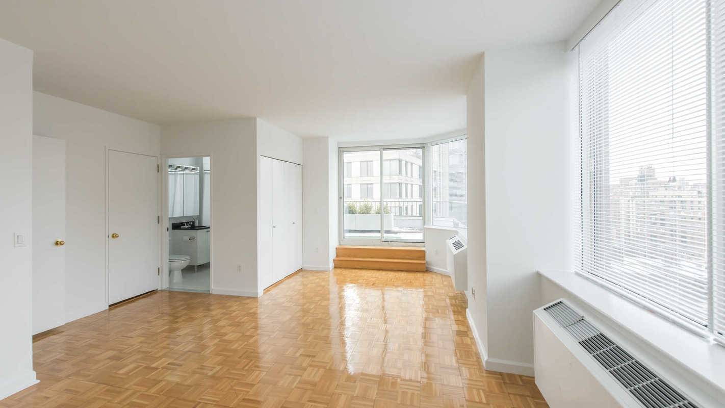 Luxury 1 Bedroom apartment on UWS with River Views