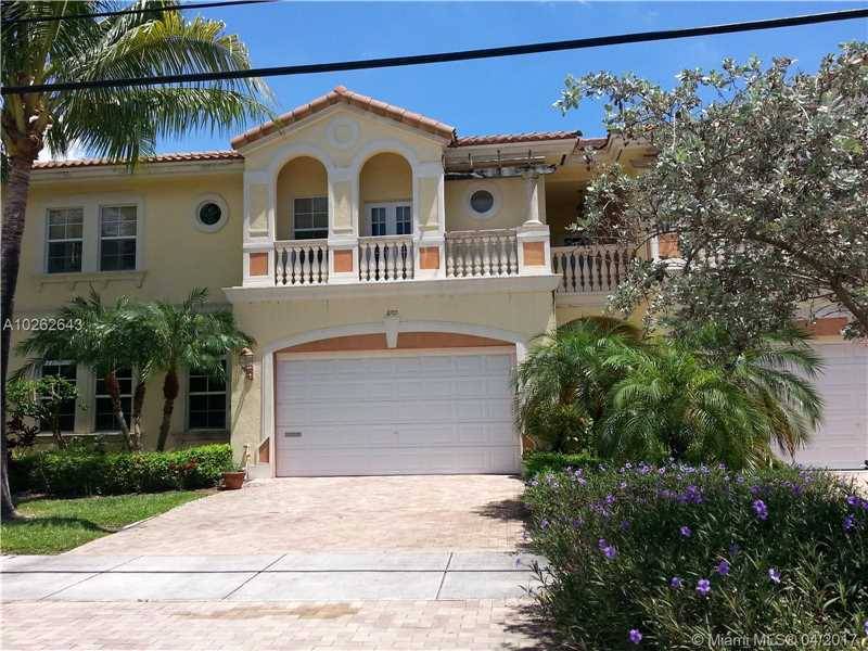 SUPERB TOWNHOME IN GREAT PRIME LOCATION OF FORT LAUDERDALE INTRACOASTAL WITH 4 BEDROOM/ LOFT/ 3