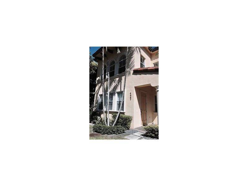 Coral Gables luxury town home for lease - Ponce Villas West 3 BR Split-level Coral Gables Miami