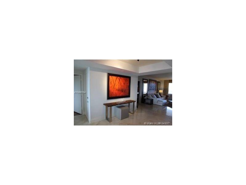 Looking for a luxury retreat this fall - CLUB TOWER ONE CONDO 2 BR Split-level Key Biscayne Miami