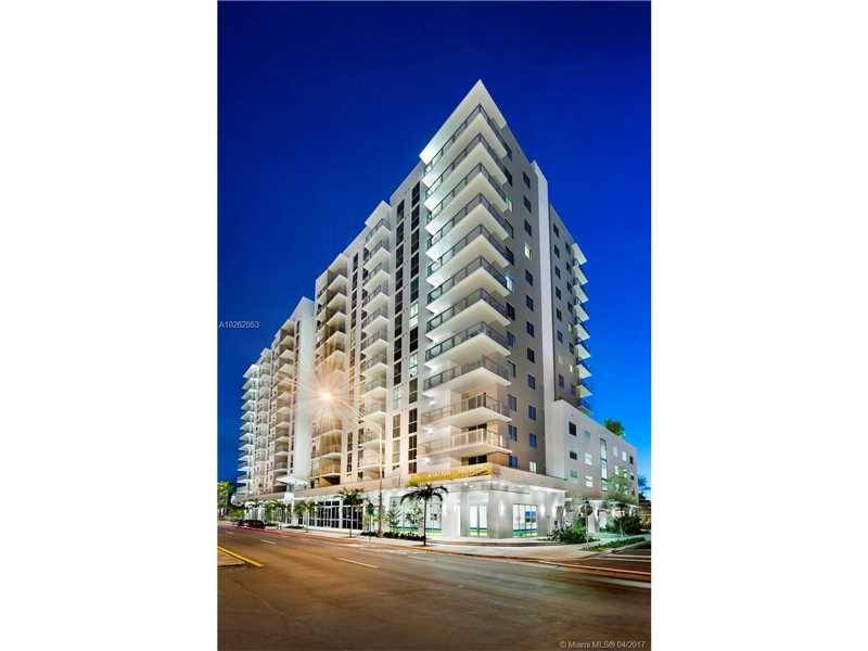 CHARMING 3X2 FOR RENT IN COCONUT GROVE - GROVE STATION TOWER 3 BR Split-level Aventura Miami