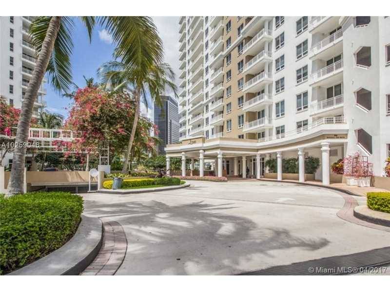 Make this your Island oasis with parks - Courts at Brickell Key Co 3 BR Condo Aventura Miami