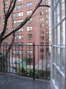 Renovated 3 bedroom w/ private roof deck next to Union square