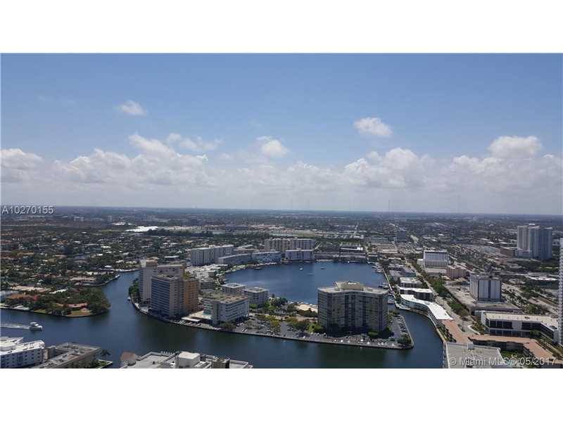 Fantastic penthouse opportunity - Beach Club 3 BR Condo Hollywood Miami