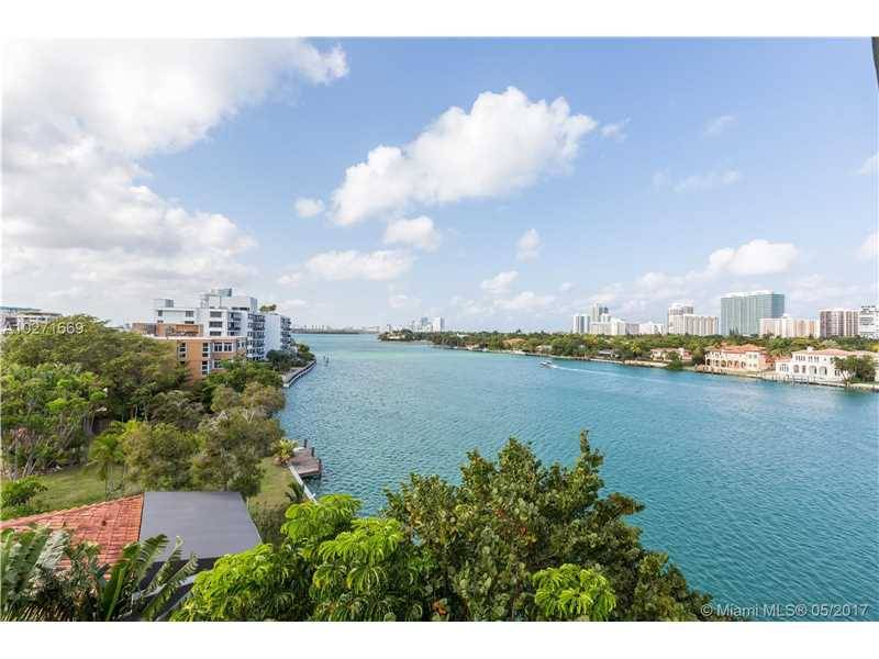 One of a kind 2 Bed/ 2 Bath waterfront residence in desirable Harbour Island