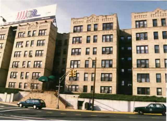 Great 1 Bedroom home with easy commute to NYC - 1 BR Condo New Jersey
