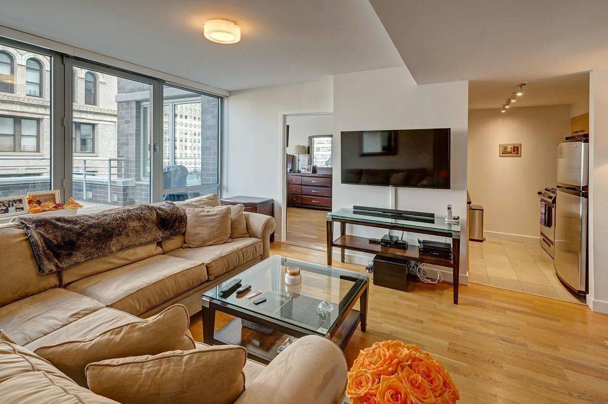 Giant, NO FEE, Luxury One Bedroom in the heart of TriBeCa