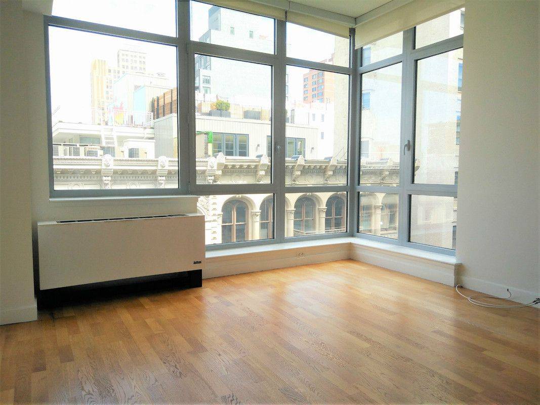 Giant, NO FEE, Luxury Two Bedroom/Two bath in the heart of TriBeCa with Washer/Dryer in Unit