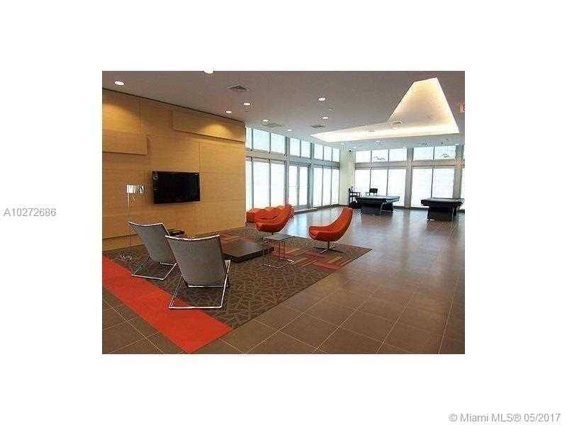 Amazing 2 King Beds+ Sofa Bed 2 bathrooms apartment located at Brickell