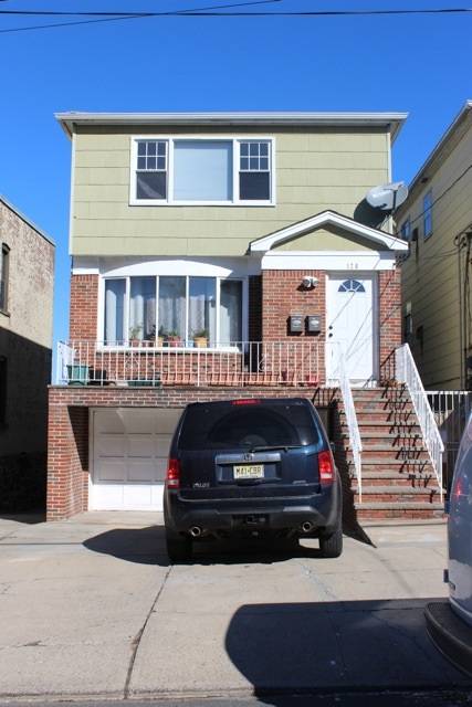 Owner is willing to pay half of broker's fee - 3 BR The Heights New Jersey