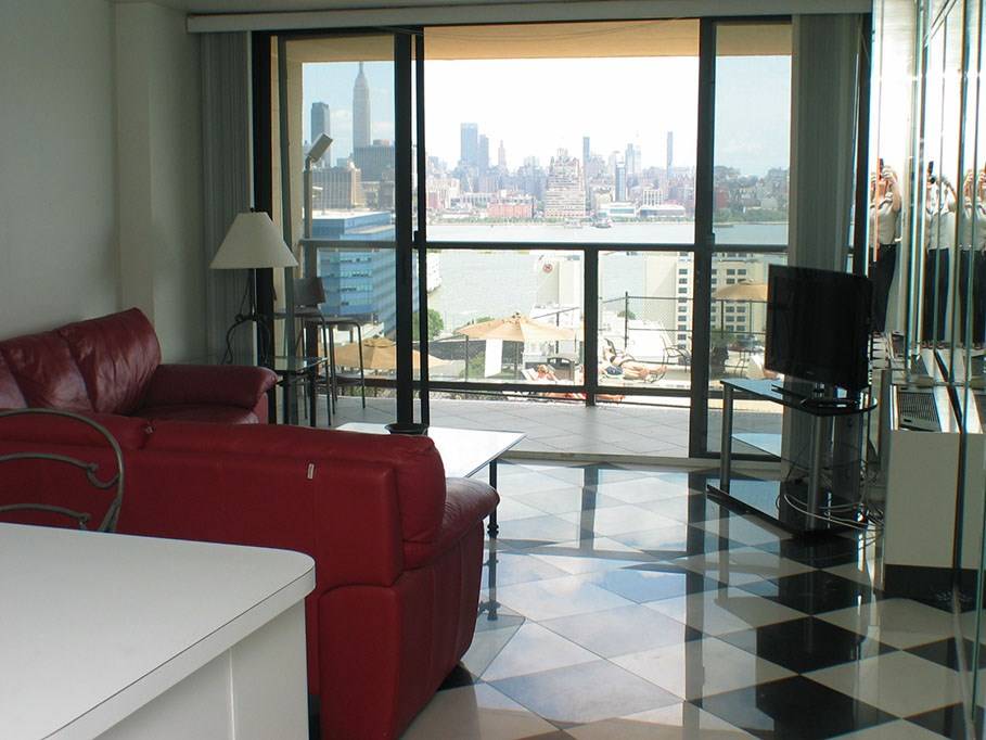 Huge tiled terrace; direct NYC views - 1 BR New Jersey