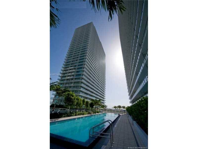 THIS BEAUTIFUL PENTHOUSE (CORNER BALCONY) UNIT IN BRICKELL ; FEAUTURES BEST CORNER VIEW