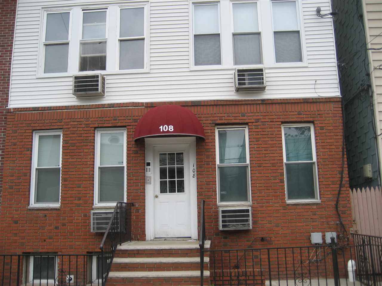 EFFICIENT ONE BEDROOM IS CENTRALLY LOCATED IN WELL MAINTAINED BUILDING IN BEST AREA OF JERSEY CITY HEIGHTS