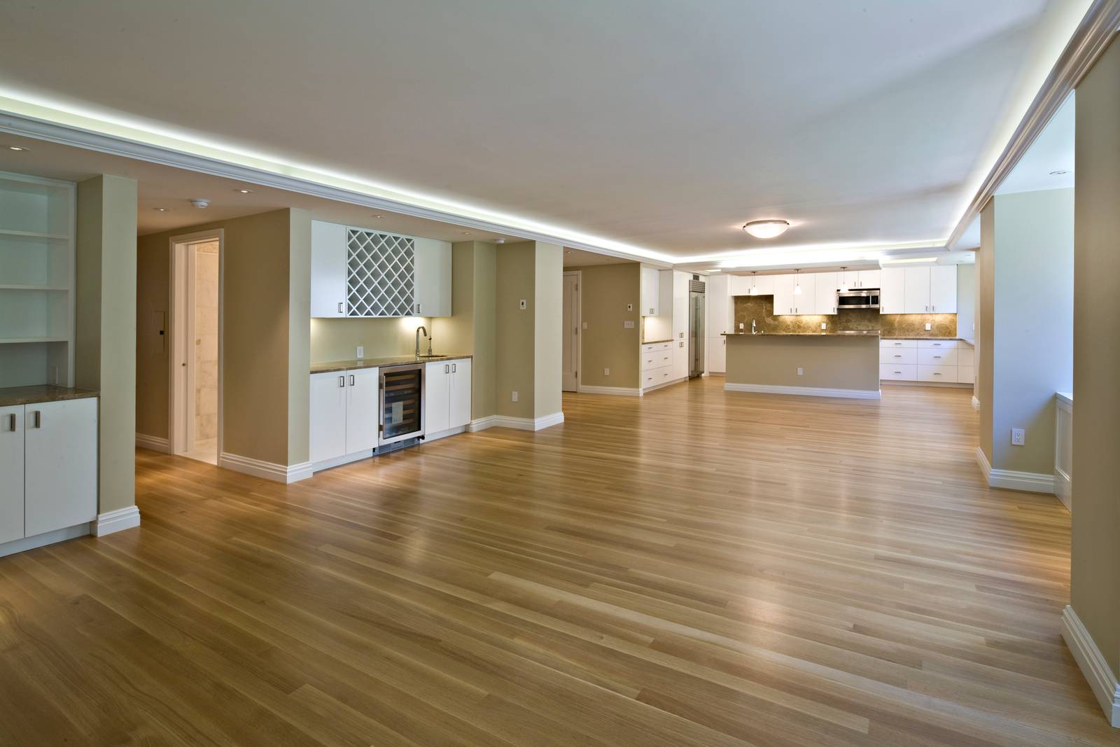 NO BROKER FEE**Renovated**  Lincoln Square 2 Bedroom Apartment with Rooftop Deck !!