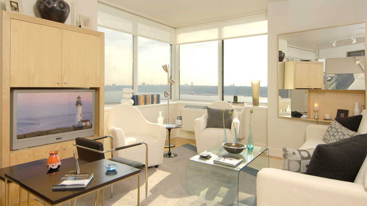 Luxury High Rise with Hudson River Views on the Upper West Side