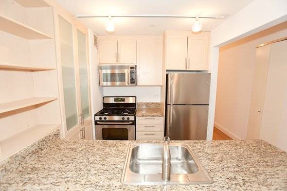 SPACIOUS 1 BED/1 BATH HOME OFFICE!! FINANCIAL DISTRICT!!