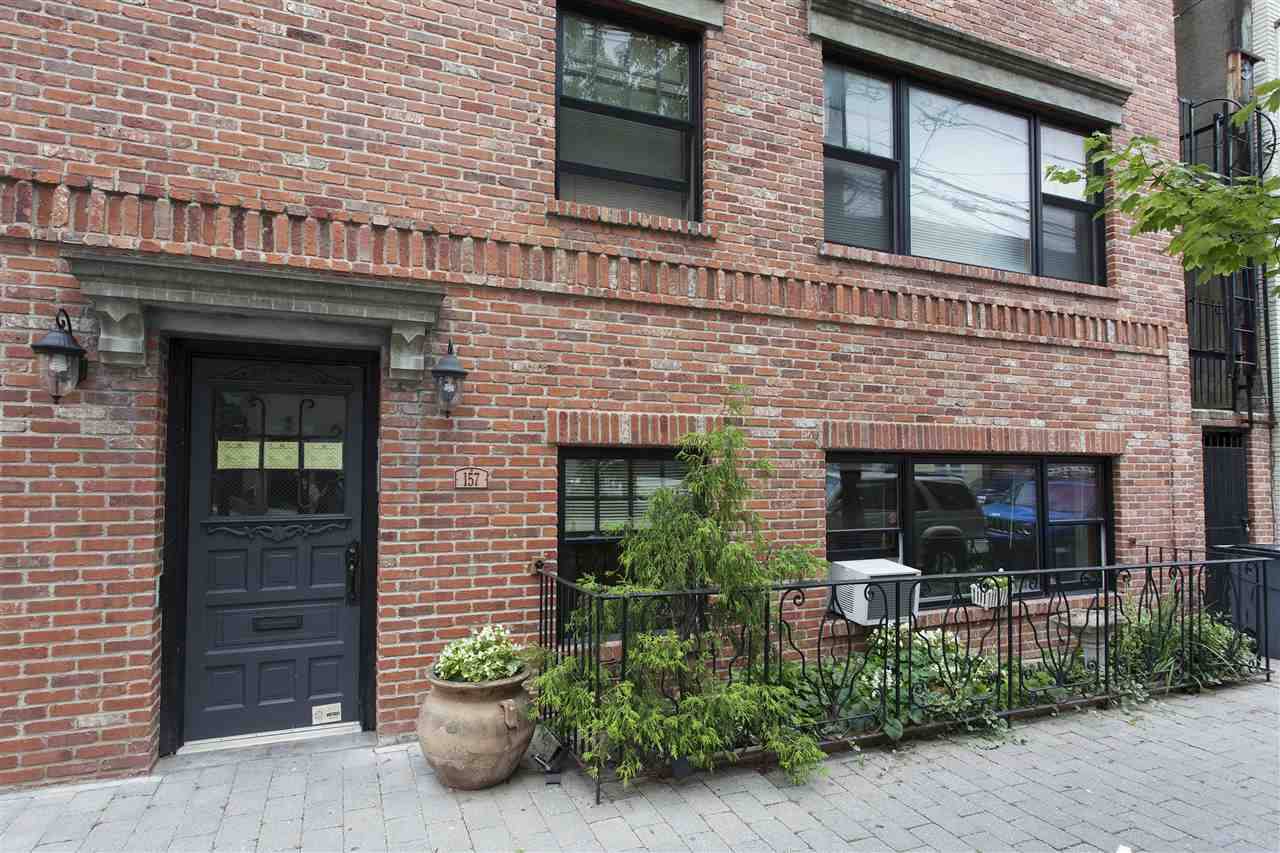 Amazing location in this fully renovated studio apartment located steps to Washington St