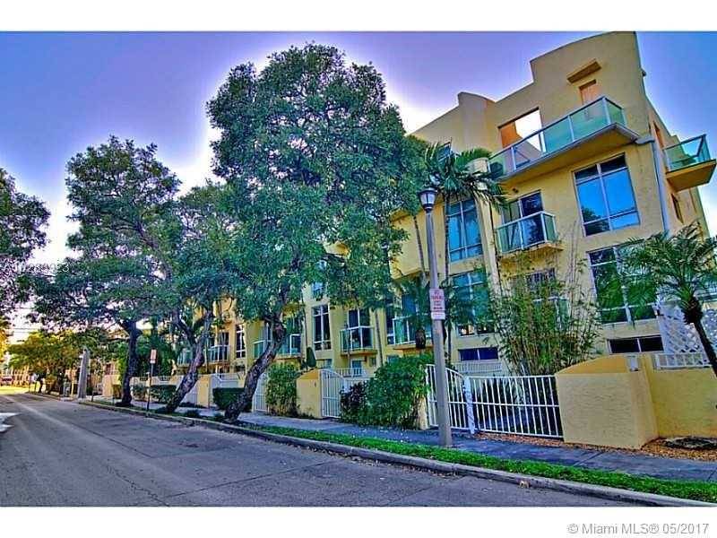 Un-Furnished Private Town House - GOLF COURSE SUB AMD PL 3 BR Condo Miami Beach Miami