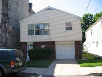 Beautiful 1 family house located in the most desirable area of Uptown North Bergen (Race Track)