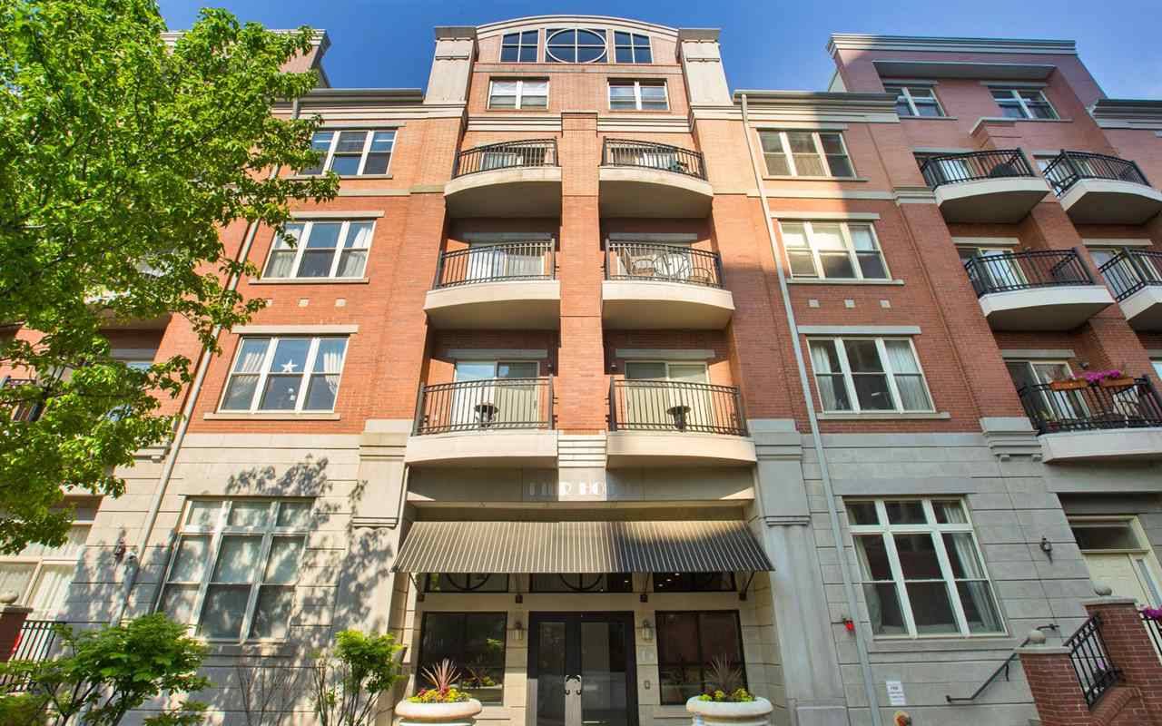 Welcome to the Pier House - 3 BR Condo Paulus Hook New Jersey