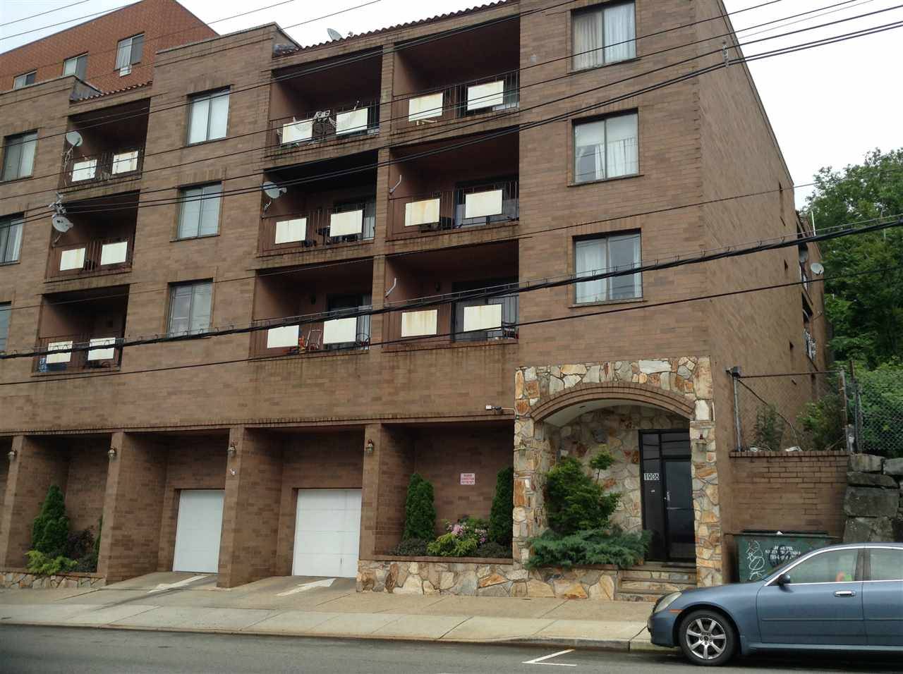 LARGE TWO BEDROOMS TWO BATHROOMS BEAUTIFUL CONDO - 2 BR Condo New Jersey