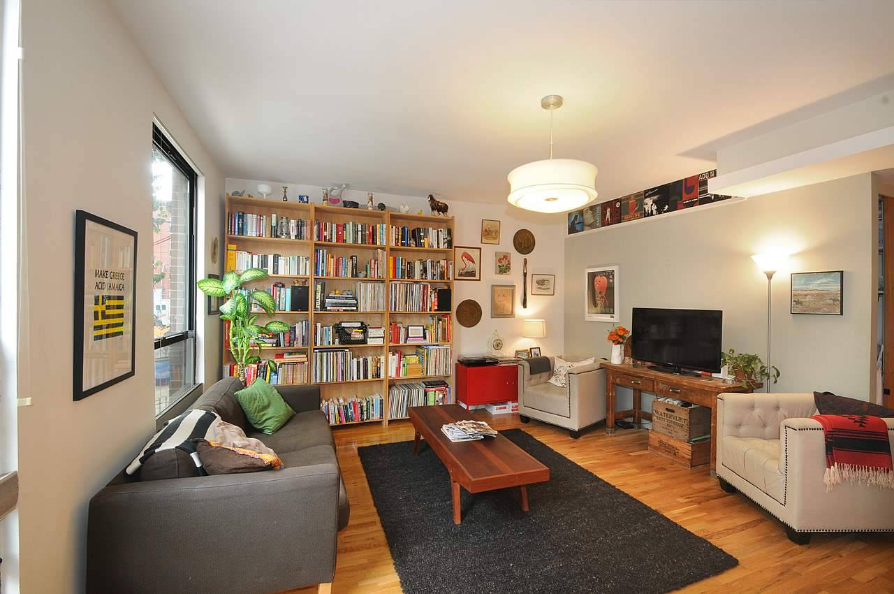 Elegant and modern 2B/1BA with own outdoor deck in Downtown JC
