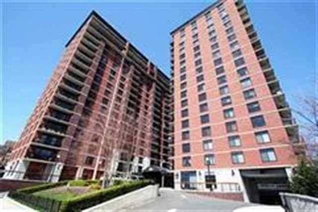 Luxury and Location at The Sky Club - 2 BR Condo New Jersey