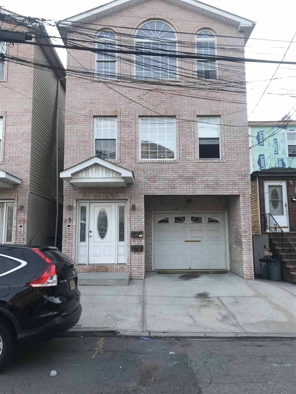 Spacious 3 bedroom 2 full bath - 3 BR The Heights New Jersey