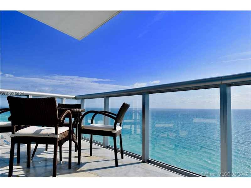 Amazing Ocean-Front apartment located in Jade Beach