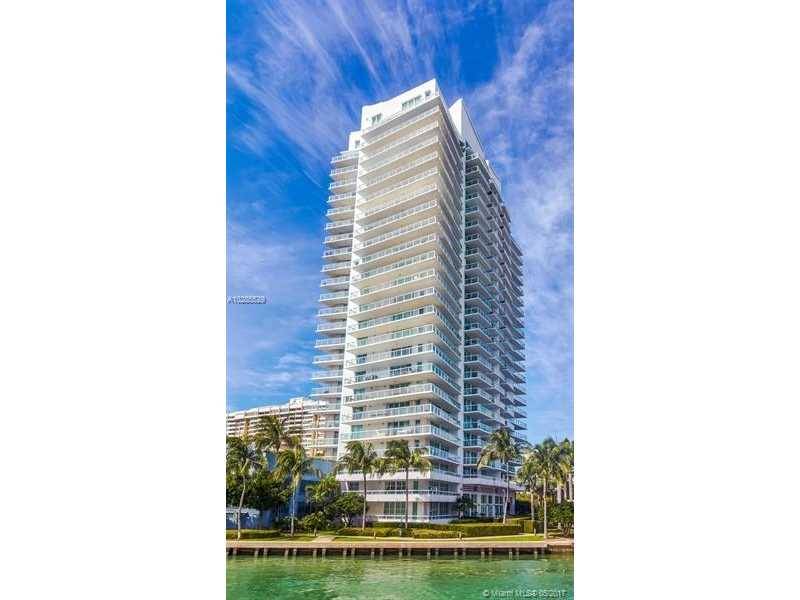 Stunning DIRECT water views from this 2 bedrooms and 2 bathrooms in boutique building in South Beach
