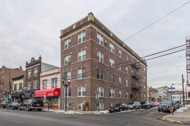 Large fully renovated 1st floor walk-up just 1 block from 60th and Blvd East with dream commute into Port Authority
