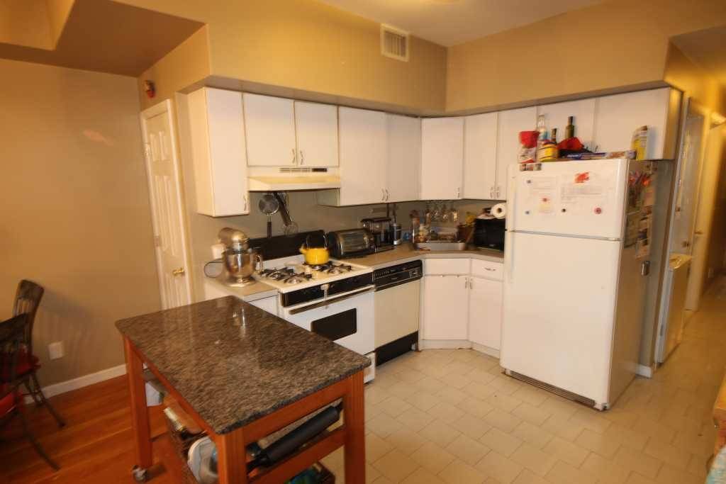 Beautiful - 2 BR Historic Downtown New Jersey