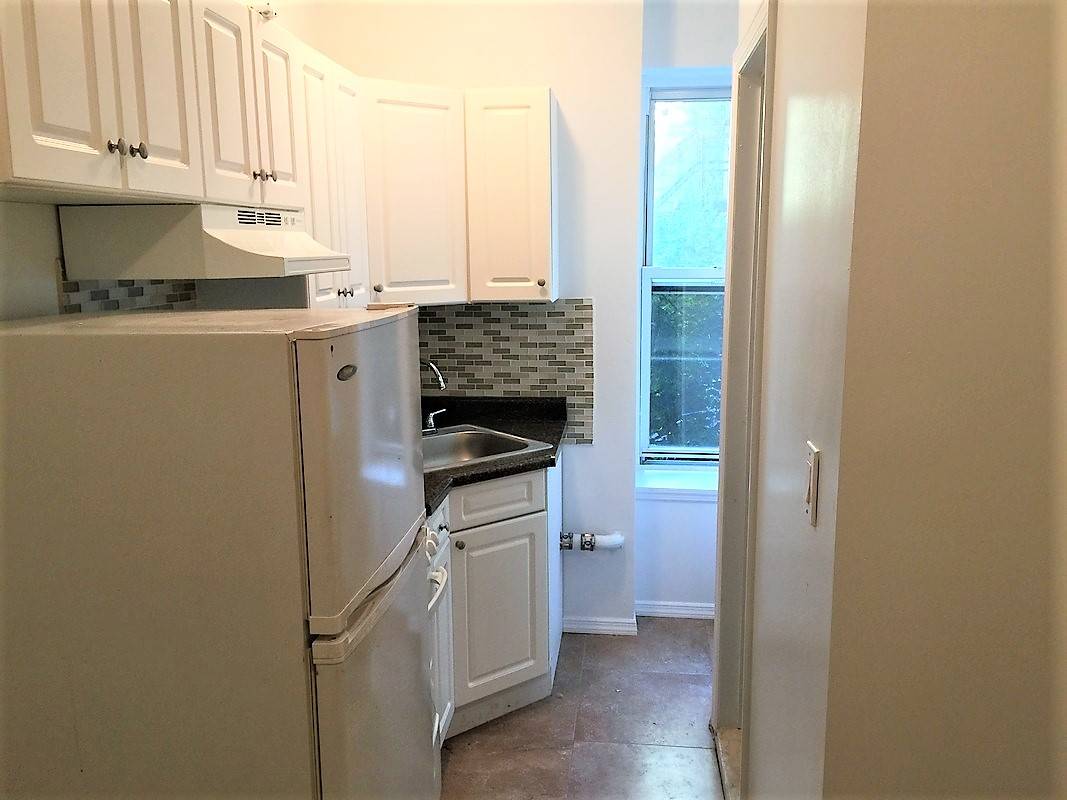 RECENTLY RENOVATED 2 ROOM STUDIO WITH EAT IN KITCHEN * DIRECTLY ACROSS THE STREET FROM THE BEDFORD L TRAIN!!