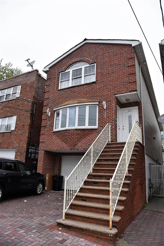 Large size apt in the heart of West New York only two and a half blocks away from Blvd East
